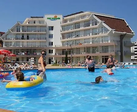 Sun Village Apartments Апартаменты *